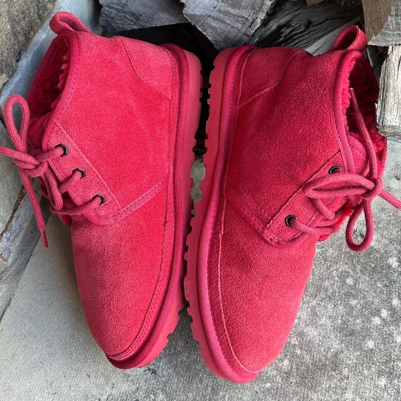 UGG Australia Neumel Samba Red Suede Boots Vibrant Minimalist Design NWOBSz-7. R - Picture 5 of 12
